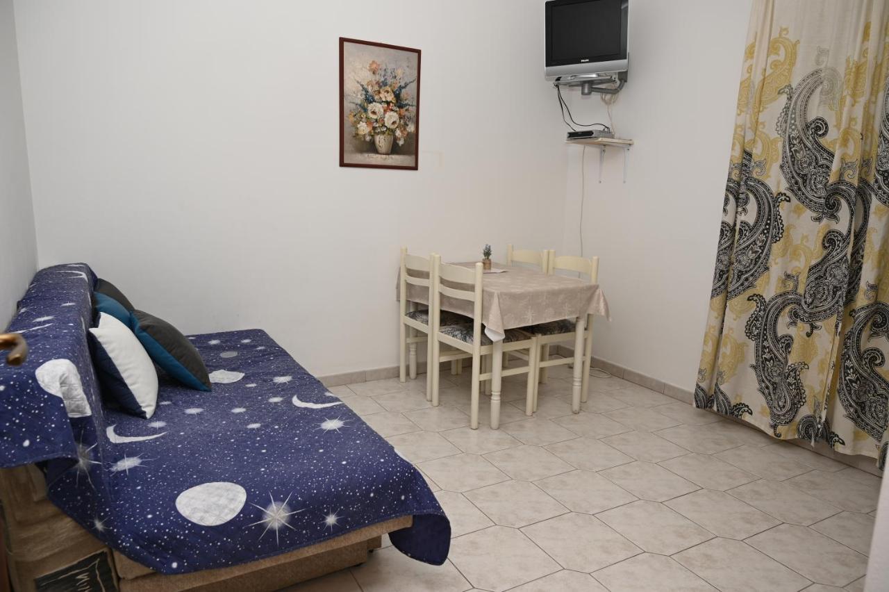 Apartments "Sea View" Miki & Ivana Бол Экстерьер фото